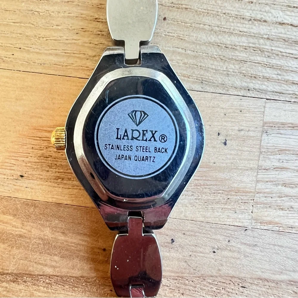 Larex ladies blue dial two toned dress Watch NEW BATTERY